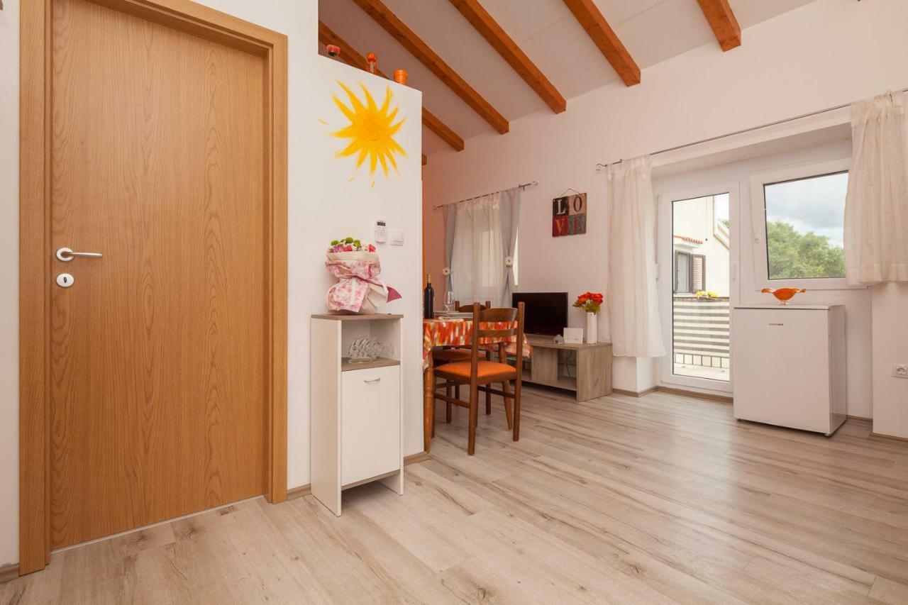 Miramare Apartment Pomer Ngoại thất bức ảnh